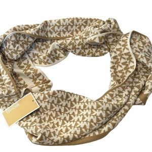 MICHAEL KORS infinity knit scarf beige cream